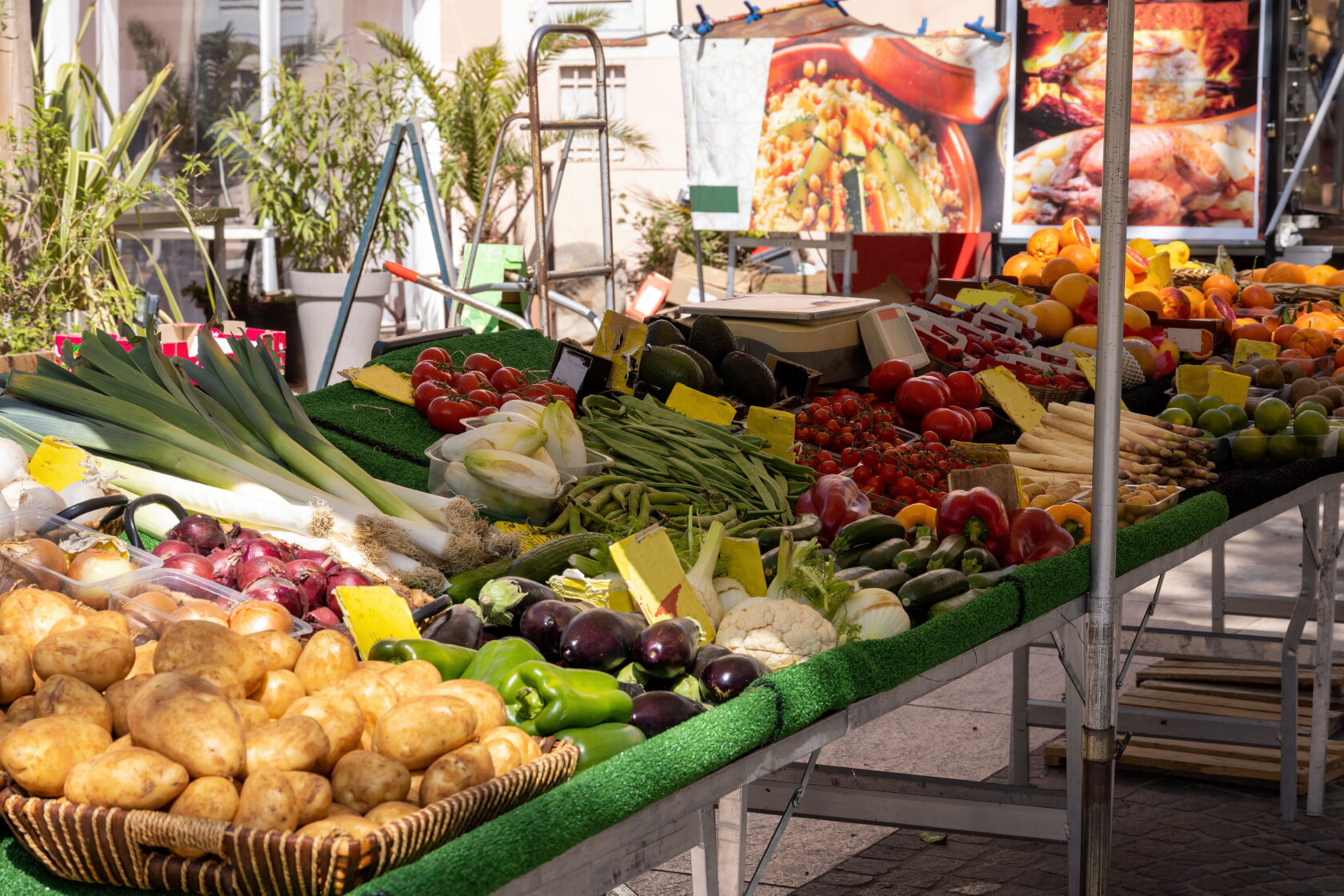 Супермаркет «Вкусвилл» рядом с ЖК «Остоженка, 11»